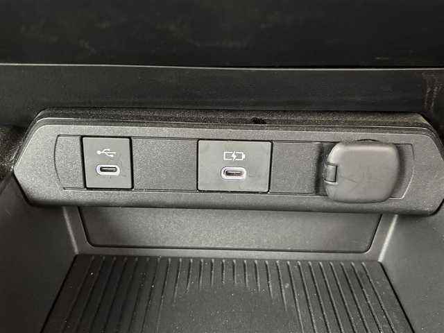 トヨタ プリウス U 三重県 2023(令5)年 6.1万km エモーショナルレッドⅡ 登録時走行距離６０４５６ｋｍ/全方位カメラ/レーダークルーズコントロール/純正ディスプレイオーディオ/・Bluetooth/・ミラキャスト/レーンキープアシスト/ブラインドスポットモニター/電動パーキング/ブレーキホールド/プリクラッシュセーフティ/オートライト/オートマチックハイビーム/クリアランスソナー/ETC2.0/ドライブレコーダー（前後）/ウインカーミラー/電格ミラー/ドアバイザー/プッシュスタート/スマートキー/純正フロアマット