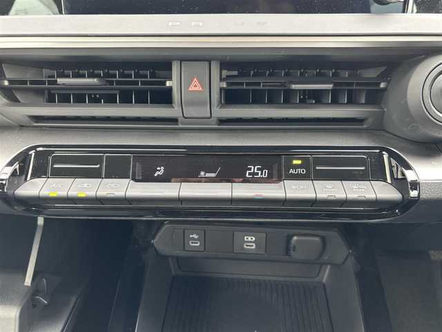 トヨタ プリウス U 三重県 2023(令5)年 6.1万km エモーショナルレッドⅡ 登録時走行距離６０４５６ｋｍ/全方位カメラ/レーダークルーズコントロール/純正ディスプレイオーディオ/・Bluetooth/・ミラキャスト/レーンキープアシスト/ブラインドスポットモニター/電動パーキング/ブレーキホールド/プリクラッシュセーフティ/オートライト/オートマチックハイビーム/クリアランスソナー/ETC2.0/ドライブレコーダー（前後）/ウインカーミラー/電格ミラー/ドアバイザー/プッシュスタート/スマートキー/純正フロアマット