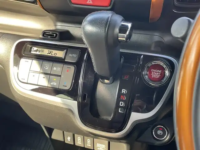 ホンダ Ｎ ＢＯＸ スラッシュ G Lインテリアカラーパッケージ 滋賀県 2016(平28)年 7.3万km アッシュグリーンメタリック 禁煙車/純正ナビ/・フルセグTV・Bluetooth・CD・DVD/バックカメラ/ETC/シティブレーキアクティブシステム/スマートキー/スペアキー/プッシュスタート/レザーシート/ドアバイザー/純正ラバーマット/ステアリングリモコン/オートライト/オートエアコン