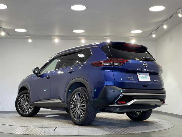 日産 エクストレイル オーテック e-4ORCE アドバンスドPKG 愛知県 2023(令5)年 2万km カスピアンブルー 純正１２．３インチディスプレイオーディオ/プロパイロット/アラウンドビューモニター/プロパイロットパーキング/パワーバックドア/ヘッドアップディスプレイ/ワイヤレス充電/全席シートヒーター/運転席シートメモリー/運転席/助手席パワーシート/デジタルインナーミラー/前後ドライブレコーダー/ビルトインＥＴＣ２．０/USB入力端子/純正フロアマット/純正20インチアルミホイール/ダウンヒルアシストコントロール/衝突軽減ブレーキ/車線逸脱警報/ブラインドスポットモニタリング/クリアランスソナー