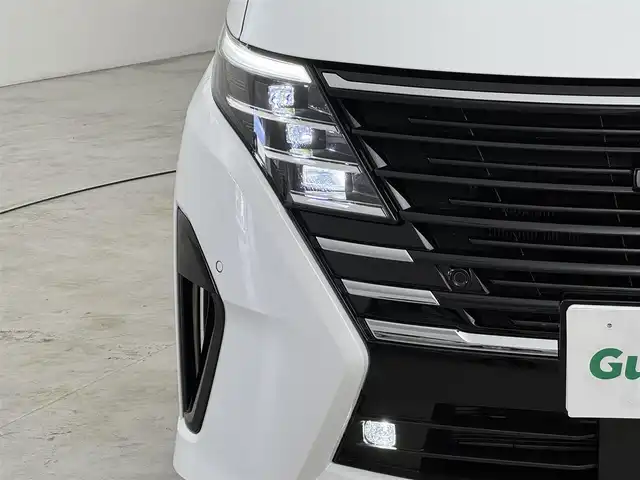 日産 セレナ e－パワー ハイウェイスター V 福岡県 2025(令7)年 0.1千km プリズムホワイト 登録済未使用車　/後席モニター　/純正９型ナビ　/全方位カメラ　/インテリジェントルームミラー　/置くだけ充電　/ＥＴＣ２．０　/プロパイロット　/エマージェンシーブレーキ　/車線逸脱警報　/ＢＳＷ　/両側電動スライドドア