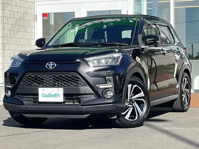 トヨタ ライズ Z 道央・札幌 2019(令1)年 6.3万km ブラックマイカメタリック ・4WD/・純正9インチディスプレイオーディオ/(CD/DVD/BT)/・フルセグテレビ/・全方位カメラ/・寒冷地仕様/・パーキングアシスト/・アイドリングストップ/・スマートキー/・プッシュスタート/・電動格納ミラー/・レーダークルーズコントロール/・ビルトインETC/・ドライブレコーダー(前方のみ)/・外付けレーダー探知機/・衝突被害軽減ブレーキ/・横滑り防止装置/・シートヒーター/・オートライト/・LEDヘッドライト/・フォグランプ/・前後コーナーセンサー/・パワーウィンドウ/・純正フロアマット/・純正17インチAW付タイヤ/・全席社外シートカバー(Clazzio)/・ドアバイザー