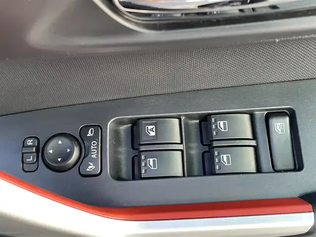 トヨタ ライズ Z 道央・札幌 2019(令1)年 6.3万km ブラックマイカメタリック ・4WD/・純正9インチディスプレイオーディオ/(CD/DVD/BT)/・フルセグテレビ/・全方位カメラ/・寒冷地仕様/・パーキングアシスト/・アイドリングストップ/・スマートキー/・プッシュスタート/・電動格納ミラー/・レーダークルーズコントロール/・ビルトインETC/・ドライブレコーダー(前方のみ)/・外付けレーダー探知機/・衝突被害軽減ブレーキ/・横滑り防止装置/・シートヒーター/・オートライト/・LEDヘッドライト/・フォグランプ/・前後コーナーセンサー/・パワーウィンドウ/・純正フロアマット/・純正17インチAW付タイヤ/・全席社外シートカバー(Clazzio)/・ドアバイザー