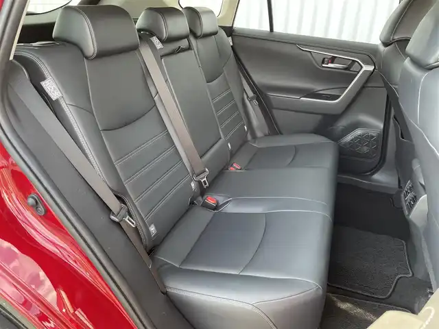 トヨタ ＲＡＶ４ G 福岡県 2020(令2)年 4.2万km センシュアルレッドマイカ 純正９インチナビ（ＮＳＺＴ－Ｙ６８Ｔ）/バックカメラ/衝突軽減/パワーバックドア/ＢＳＭ/クリアランスソナー/デジタルインナーミラー/ＬＥＤオートライト/フォグランプ/ルーフレール/レーダークルーズコントロール/ＥＴＣ２．０