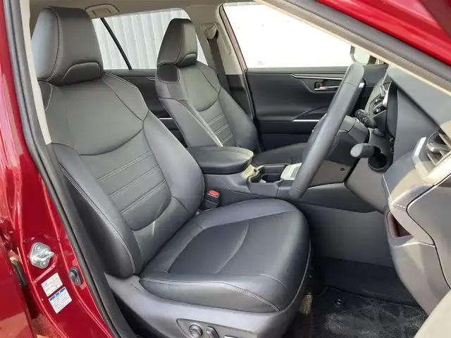 トヨタ ＲＡＶ４ G 福岡県 2020(令2)年 4.2万km センシュアルレッドマイカ 純正９インチナビ（ＮＳＺＴ－Ｙ６８Ｔ）/バックカメラ/衝突軽減/パワーバックドア/ＢＳＭ/クリアランスソナー/デジタルインナーミラー/ＬＥＤオートライト/フォグランプ/ルーフレール/レーダークルーズコントロール/ＥＴＣ２．０