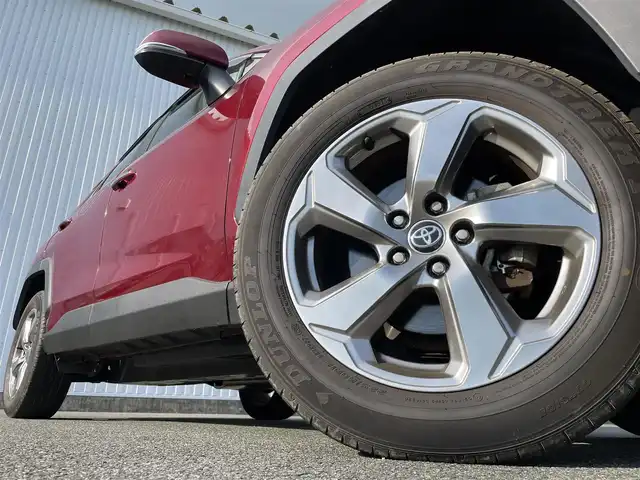 トヨタ ＲＡＶ４ G 福岡県 2020(令2)年 4.2万km センシュアルレッドマイカ 純正９インチナビ（ＮＳＺＴ－Ｙ６８Ｔ）/バックカメラ/衝突軽減/パワーバックドア/ＢＳＭ/クリアランスソナー/デジタルインナーミラー/ＬＥＤオートライト/フォグランプ/ルーフレール/レーダークルーズコントロール/ＥＴＣ２．０