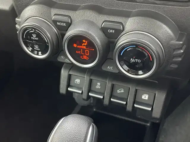 スズキ ジムニー XC 新潟県 2019(令1)年 2.6万km シフォンアイボリーメタリックブラック2トーンルーフ 4WD/KENWOODメモリナビ【KXM-E504W】/　フルセグTV/Bluetooth/CD/DVD/USB/クルーズコントロール/衝突被害軽減ブレーキ/レーンキープアシスト/ヒルディセントコントロール/ミラーヒーター/前席シートヒーター/ビルトインETC/オートマチックハイビーム/LEDヘッドライト/横滑り防止装置/オートライト/レザーステアリング/ステアリングスイッチ/禁煙車