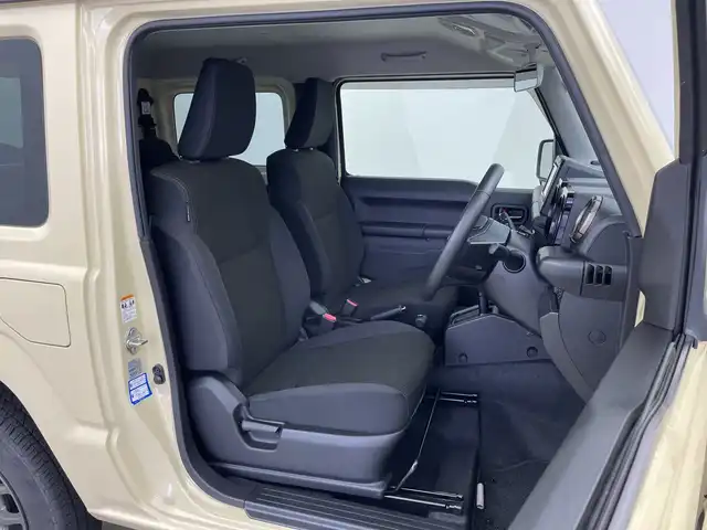 スズキ ジムニー XC 新潟県 2019(令1)年 2.6万km シフォンアイボリーメタリックブラック2トーンルーフ 4WD/KENWOODメモリナビ【KXM-E504W】/　フルセグTV/Bluetooth/CD/DVD/USB/クルーズコントロール/衝突被害軽減ブレーキ/レーンキープアシスト/ヒルディセントコントロール/ミラーヒーター/前席シートヒーター/ビルトインETC/オートマチックハイビーム/LEDヘッドライト/横滑り防止装置/オートライト/レザーステアリング/ステアリングスイッチ/禁煙車