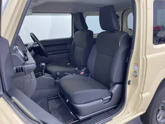スズキ ジムニー XC 新潟県 2019(令1)年 2.6万km シフォンアイボリーメタリックブラック2トーンルーフ 4WD/KENWOODメモリナビ【KXM-E504W】/　フルセグTV/Bluetooth/CD/DVD/USB/クルーズコントロール/衝突被害軽減ブレーキ/レーンキープアシスト/ヒルディセントコントロール/ミラーヒーター/前席シートヒーター/ビルトインETC/オートマチックハイビーム/LEDヘッドライト/横滑り防止装置/オートライト/レザーステアリング/ステアリングスイッチ/禁煙車