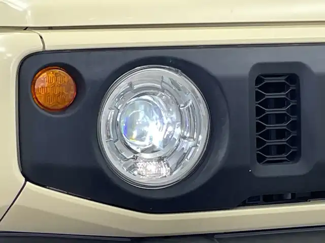 スズキ ジムニー XC 新潟県 2019(令1)年 2.6万km シフォンアイボリーメタリックブラック2トーンルーフ 4WD/KENWOODメモリナビ【KXM-E504W】/　フルセグTV/Bluetooth/CD/DVD/USB/クルーズコントロール/衝突被害軽減ブレーキ/レーンキープアシスト/ヒルディセントコントロール/ミラーヒーター/前席シートヒーター/ビルトインETC/オートマチックハイビーム/LEDヘッドライト/横滑り防止装置/オートライト/レザーステアリング/ステアリングスイッチ/禁煙車