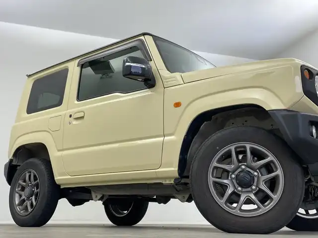 スズキ ジムニー XC 新潟県 2019(令1)年 2.6万km シフォンアイボリーメタリックブラック2トーンルーフ 4WD/KENWOODメモリナビ【KXM-E504W】/　フルセグTV/Bluetooth/CD/DVD/USB/クルーズコントロール/衝突被害軽減ブレーキ/レーンキープアシスト/ヒルディセントコントロール/ミラーヒーター/前席シートヒーター/ビルトインETC/オートマチックハイビーム/LEDヘッドライト/横滑り防止装置/オートライト/レザーステアリング/ステアリングスイッチ/禁煙車
