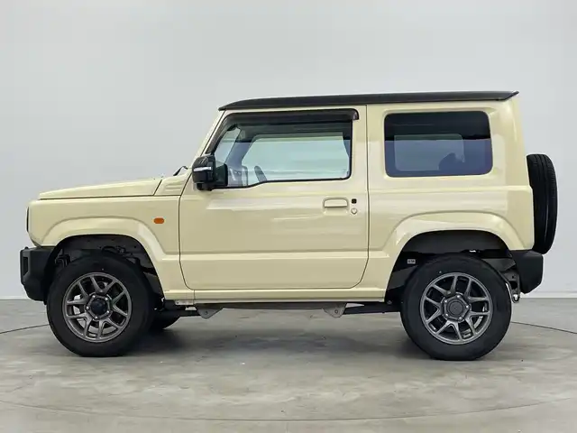 スズキ ジムニー XC 新潟県 2019(令1)年 2.6万km シフォンアイボリーメタリックブラック2トーンルーフ 4WD/KENWOODメモリナビ【KXM-E504W】/　フルセグTV/Bluetooth/CD/DVD/USB/クルーズコントロール/衝突被害軽減ブレーキ/レーンキープアシスト/ヒルディセントコントロール/ミラーヒーター/前席シートヒーター/ビルトインETC/オートマチックハイビーム/LEDヘッドライト/横滑り防止装置/オートライト/レザーステアリング/ステアリングスイッチ/禁煙車