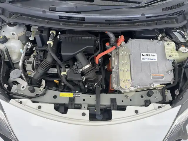 日産 ノート e－パワー メダリスト 宮城県 2018(平30)年 4.7万km ブリリアントホワイトパール 純正ナビ/(iPod/SD/AM/FM/TV/USB/BT/CD/DVD/Blu-ray)/全方位カメラ/ETC2.0/前方ドライブレコーダー/レーダークルーズコントロール/TVキャンセラー/デジタルインナーミラー/プッシュスタート/スマートキー/オートライト/LEDヘッドライト/フォグランプ/ドアバイザー/純正フロアマット/純正15インチアルミホイール