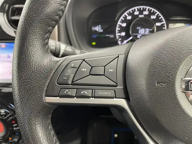 日産 ノート e－パワー メダリスト 宮城県 2018(平30)年 4.7万km ブリリアントホワイトパール 純正ナビ/(iPod/SD/AM/FM/TV/USB/BT/CD/DVD/Blu-ray)/全方位カメラ/ETC2.0/前方ドライブレコーダー/レーダークルーズコントロール/TVキャンセラー/デジタルインナーミラー/プッシュスタート/スマートキー/オートライト/LEDヘッドライト/フォグランプ/ドアバイザー/純正フロアマット/純正15インチアルミホイール
