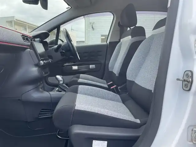 シトロエン Ｃ３ エル 群馬県 2018(平30)年 5.7万km 白Ⅱ 国内150台限定車/ワンオーナー/衝突軽減ブレーキ/車線逸脱警報/純正ナビオーディオ　（Bluetooth　AM FM USB iPod)/バックカメラ/ETC/クルーズコントロール/革巻きステアリング/ステアリングリモコン/LEDヘッドライト/オートライト/純正フロアマット/取扱説明書/保証書/スペアキー