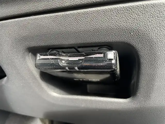 シトロエン Ｃ３ エル 群馬県 2018(平30)年 5.7万km 白Ⅱ 国内150台限定車/ワンオーナー/衝突軽減ブレーキ/車線逸脱警報/純正ナビオーディオ　（Bluetooth　AM FM USB iPod)/バックカメラ/ETC/クルーズコントロール/革巻きステアリング/ステアリングリモコン/LEDヘッドライト/オートライト/純正フロアマット/取扱説明書/保証書/スペアキー