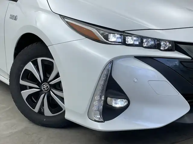 トヨタ プリウス ＰＨＶ S セーフティパッケージ 新潟県 2022(令4)年 5.3万km パール トヨタセーフティセンス/ブラインドスポットモニター/純正メーカーオプションナビ/前方後方ドラレコ/ＥＴＣ/フルセグＴＶ/１００Ｖ充電/追従型クルーズコントロール/純正フロアマット/スペアキー