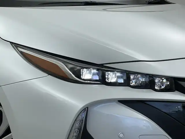 トヨタ プリウス ＰＨＶ S セーフティパッケージ 新潟県 2022(令4)年 5.3万km パール トヨタセーフティセンス/ブラインドスポットモニター/純正メーカーオプションナビ/前方後方ドラレコ/ＥＴＣ/フルセグＴＶ/１００Ｖ充電/追従型クルーズコントロール/純正フロアマット/スペアキー