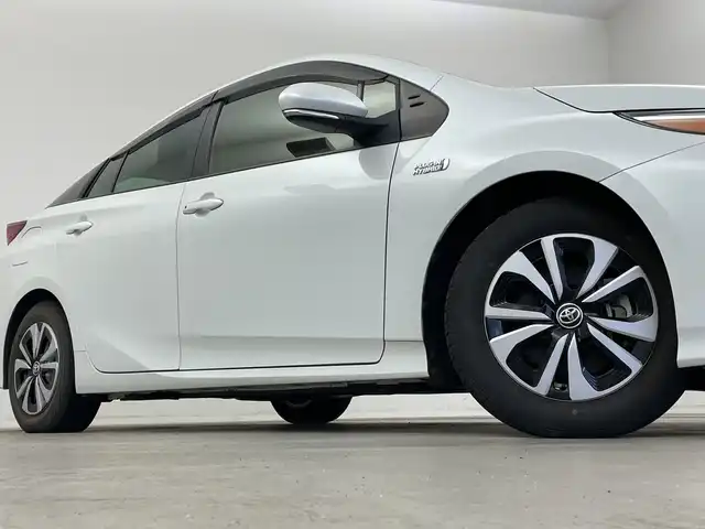 トヨタ プリウス ＰＨＶ S セーフティパッケージ 新潟県 2022(令4)年 5.3万km パール トヨタセーフティセンス/ブラインドスポットモニター/純正メーカーオプションナビ/前方後方ドラレコ/ＥＴＣ/フルセグＴＶ/１００Ｖ充電/追従型クルーズコントロール/純正フロアマット/スペアキー