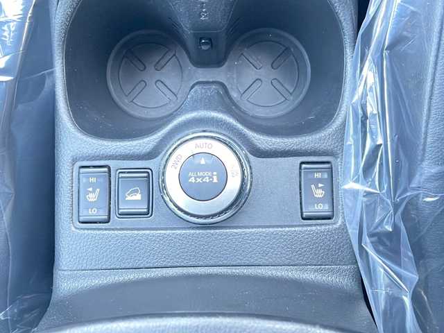 日産 エクストレイル 20X エマージェンシーブレーキ 道東・釧路十勝 2017(平29)年 11.1万km ガンＭ 純正ナビ(AM/FM/CD/DVD、BT/SD)/バックカメラ(全周囲)/プッシュスタート/純正ドアバイザー/フロアマット/ドラレコ前後/電格ミラー/コーナーセンサー/横滑り防止/アイドリングストップ/ETC/ダウンヒルアシストコントロール/シートヒーター前席/オートライト