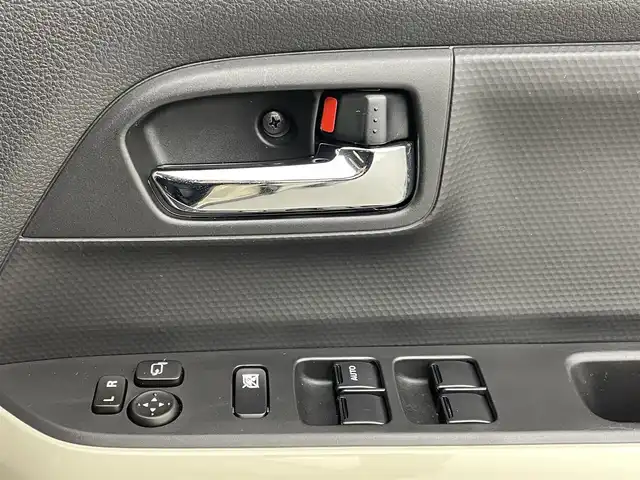 スズキ クロスビー HYBRID MZ 熊本県 2019(令1)年 2.8万km キャラバンアイボリーパールメタリック/ホワイト 2トーンルーフ 禁煙車　/社外前方ドライブレコーダー　/全周囲カメラ　/純正ナビCN-RZ843（ＣＤ・ＤＶＤ・フルセグ・ＢＴ・ＳＤ・ｉｐｏｄ・ＵＳＢ）/ビルトインＥＴＣ　/後ろのみクリアランスソナー　/クルーズコントロール　/前席シートヒーター/衝突軽減ブレーキ/レーンキープアシスト/横滑り防止/アイドリングストップ/パドルシフト/純正フロアマット/純正16インチAW/オートライト/LEDヘッドライト/フォグランプ/スマートキー/プッシュスタート