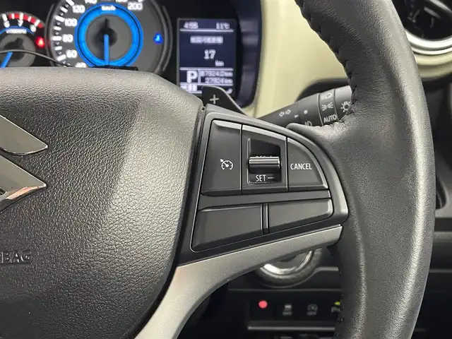 スズキ クロスビー HYBRID MZ 熊本県 2019(令1)年 2.8万km キャラバンアイボリーパールメタリック/ホワイト 2トーンルーフ 禁煙車　/社外前方ドライブレコーダー　/全周囲カメラ　/純正ナビCN-RZ843（ＣＤ・ＤＶＤ・フルセグ・ＢＴ・ＳＤ・ｉｐｏｄ・ＵＳＢ）/ビルトインＥＴＣ　/後ろのみクリアランスソナー　/クルーズコントロール　/前席シートヒーター/衝突軽減ブレーキ/レーンキープアシスト/横滑り防止/アイドリングストップ/パドルシフト/純正フロアマット/純正16インチAW/オートライト/LEDヘッドライト/フォグランプ/スマートキー/プッシュスタート