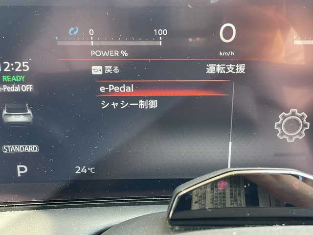 日産 アリア B6 愛知県 2022(令4)年 2万km シルバー プロパイロット2.0/ダイナミックパッケージ/ガラスルーフ/純正12.3型ディズプレイオーディオナビ/三眼LEDヘッドライト/全方位カメラ/クルーズコントロール/シートヒーター/バックカメラ/パワーシート/電動リアゲート/ヘッドアップディスプレイ/コーナーセンサー/純正アルミホイール/ETC2.0/ブラインドスポットモニター/ステアリングヒーター/インテリジェントミラー/オートマチックハイビーム/ドライブレコーダー/ワイヤレス充電機/衝突軽減システム/フルセグ/Bluetooth/ステアリングスイッチ/スマートキー/プッシュスタート