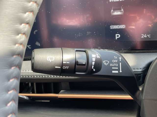 日産 アリア B6 愛知県 2022(令4)年 2万km シルバー プロパイロット2.0/ダイナミックパッケージ/ガラスルーフ/純正12.3型ディズプレイオーディオナビ/三眼LEDヘッドライト/全方位カメラ/クルーズコントロール/シートヒーター/バックカメラ/パワーシート/電動リアゲート/ヘッドアップディスプレイ/コーナーセンサー/純正アルミホイール/ETC2.0/ブラインドスポットモニター/ステアリングヒーター/インテリジェントミラー/オートマチックハイビーム/ドライブレコーダー/ワイヤレス充電機/衝突軽減システム/フルセグ/Bluetooth/ステアリングスイッチ/スマートキー/プッシュスタート