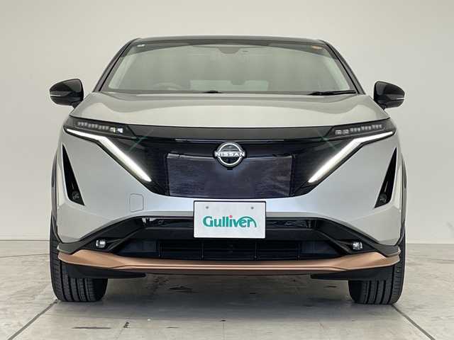 日産 アリア B6 愛知県 2022(令4)年 2万km シルバー プロパイロット2.0/ダイナミックパッケージ/ガラスルーフ/純正12.3型ディズプレイオーディオナビ/三眼LEDヘッドライト/全方位カメラ/クルーズコントロール/シートヒーター/バックカメラ/パワーシート/電動リアゲート/ヘッドアップディスプレイ/コーナーセンサー/純正アルミホイール/ETC2.0/ブラインドスポットモニター/ステアリングヒーター/インテリジェントミラー/オートマチックハイビーム/ドライブレコーダー/ワイヤレス充電機/衝突軽減システム/フルセグ/Bluetooth/ステアリングスイッチ/スマートキー/プッシュスタート