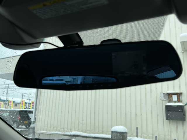 スバル インプレッサ スポーツ 2．0i－S アイサイト 道北・旭川 2016(平28)年 8.8万km クリスタルホワイトP /４ＷＤ//スマートキー//ローダウンサス（ＲＳＲ）　//社外マフラー（柿本）　//社外１９インチアルミ夏タイヤ積込み（5分）　//社外ポータブルナビ　//社外オーディオ（ＣＤ・ＵＳＢ・ＢＴ）　U382BT//社外ウーハー　//社外ドライブレコーダー//アイサイトＶｅｒ．３//レーダークルーズコントトール//先行車発進お知らせ//アクティブレーンキープ//車線逸脱警報・ふらつき警報//プリクラッシュブレーキ//ＡＴ誤発進後進抑制機能//ハイビームアシスト//ステアリングレスポンシブヘッドランプ　//リアビークルディテクション//ＬＥＤヘッドライト//オートライト・オートワイパー//パドルシフト//前席パワーシート//純正１７インチアルミホイール//保証書・取説//スペア×１