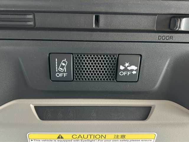 スバル インプレッサ スポーツ 2．0i－S アイサイト 道北・旭川 2016(平28)年 8.8万km クリスタルホワイトP /４ＷＤ//スマートキー//ローダウンサス（ＲＳＲ）　//社外マフラー（柿本）　//社外１９インチアルミ夏タイヤ積込み（5分）　//社外ポータブルナビ　//社外オーディオ（ＣＤ・ＵＳＢ・ＢＴ）　U382BT//社外ウーハー　//社外ドライブレコーダー//アイサイトＶｅｒ．３//レーダークルーズコントトール//先行車発進お知らせ//アクティブレーンキープ//車線逸脱警報・ふらつき警報//プリクラッシュブレーキ//ＡＴ誤発進後進抑制機能//ハイビームアシスト//ステアリングレスポンシブヘッドランプ　//リアビークルディテクション//ＬＥＤヘッドライト//オートライト・オートワイパー//パドルシフト//前席パワーシート//純正１７インチアルミホイール//保証書・取説//スペア×１