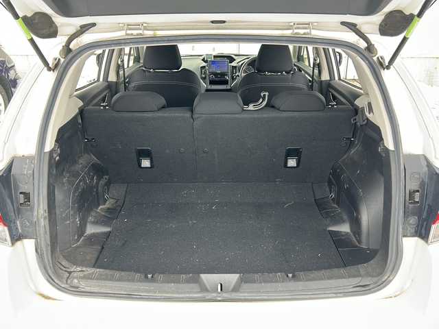 スバル インプレッサ スポーツ 2．0i－S アイサイト 道北・旭川 2016(平28)年 8.8万km クリスタルホワイトP /４ＷＤ//スマートキー//ローダウンサス（ＲＳＲ）　//社外マフラー（柿本）　//社外１９インチアルミ夏タイヤ積込み（5分）　//社外ポータブルナビ　//社外オーディオ（ＣＤ・ＵＳＢ・ＢＴ）　U382BT//社外ウーハー　//社外ドライブレコーダー//アイサイトＶｅｒ．３//レーダークルーズコントトール//先行車発進お知らせ//アクティブレーンキープ//車線逸脱警報・ふらつき警報//プリクラッシュブレーキ//ＡＴ誤発進後進抑制機能//ハイビームアシスト//ステアリングレスポンシブヘッドランプ　//リアビークルディテクション//ＬＥＤヘッドライト//オートライト・オートワイパー//パドルシフト//前席パワーシート//純正１７インチアルミホイール//保証書・取説//スペア×１