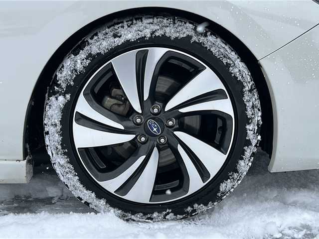 スバル インプレッサ スポーツ 2．0i－S アイサイト 道北・旭川 2016(平28)年 8.8万km クリスタルホワイトP /４ＷＤ//スマートキー//ローダウンサス（ＲＳＲ）　//社外マフラー（柿本）　//社外１９インチアルミ夏タイヤ積込み（5分）　//社外ポータブルナビ　//社外オーディオ（ＣＤ・ＵＳＢ・ＢＴ）　U382BT//社外ウーハー　//社外ドライブレコーダー//アイサイトＶｅｒ．３//レーダークルーズコントトール//先行車発進お知らせ//アクティブレーンキープ//車線逸脱警報・ふらつき警報//プリクラッシュブレーキ//ＡＴ誤発進後進抑制機能//ハイビームアシスト//ステアリングレスポンシブヘッドランプ　//リアビークルディテクション//ＬＥＤヘッドライト//オートライト・オートワイパー//パドルシフト//前席パワーシート//純正１７インチアルミホイール//保証書・取説//スペア×１