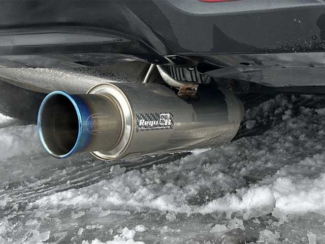 スバル インプレッサ スポーツ 2．0i－S アイサイト 道北・旭川 2016(平28)年 8.8万km クリスタルホワイトP /４ＷＤ//スマートキー//ローダウンサス（ＲＳＲ）　//社外マフラー（柿本）　//社外１９インチアルミ夏タイヤ積込み（5分）　//社外ポータブルナビ　//社外オーディオ（ＣＤ・ＵＳＢ・ＢＴ）　U382BT//社外ウーハー　//社外ドライブレコーダー//アイサイトＶｅｒ．３//レーダークルーズコントトール//先行車発進お知らせ//アクティブレーンキープ//車線逸脱警報・ふらつき警報//プリクラッシュブレーキ//ＡＴ誤発進後進抑制機能//ハイビームアシスト//ステアリングレスポンシブヘッドランプ　//リアビークルディテクション//ＬＥＤヘッドライト//オートライト・オートワイパー//パドルシフト//前席パワーシート//純正１７インチアルミホイール//保証書・取説//スペア×１