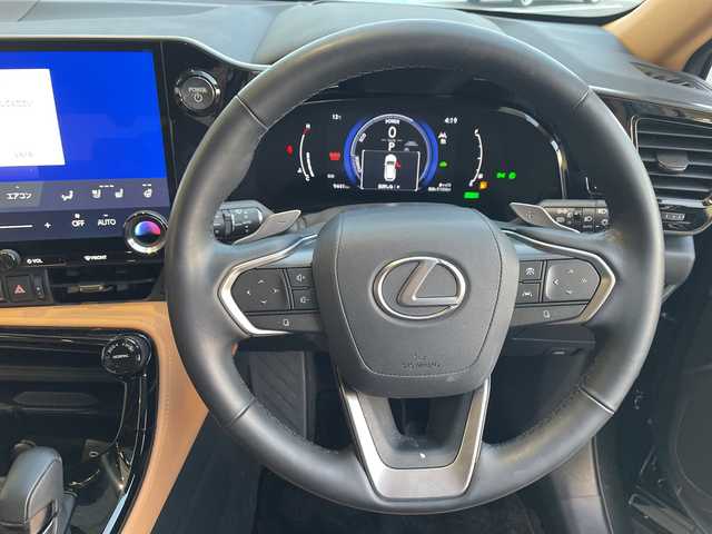 レクサス ＮＸ 350h バージョンL 愛知県 2024(令6)年 1万km グラファイトブラックガラスフレーク レクサスセーフティプラス/純正14インチディスプレイオーディオナビ/三眼LEDヘッドライト/全方位カメラ/サンルーフ/茶本革シート/レーダークルーズ/シートヒーター/エアシート/電動リヤゲート/パワーシート/HUD/コーナーセンサー/純正AW/ETC2.0/BSM/パドルシフト/ステアリングヒーター/デジタルインナーミラー/レーンキープアシスト/オートマチックハイビーム/ワイヤレス充電/前後ドライブレコーダー/衝突軽減/フルセグTV/Bluetooth
