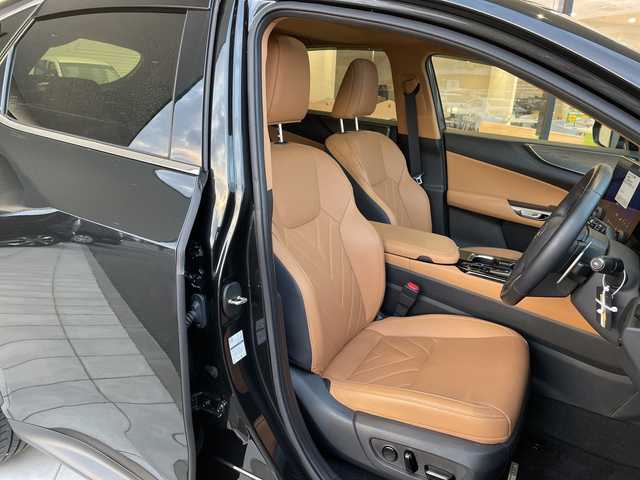 レクサス ＮＸ 350h バージョンL 愛知県 2024(令6)年 1万km グラファイトブラックガラスフレーク レクサスセーフティプラス/純正14インチディスプレイオーディオナビ/三眼LEDヘッドライト/全方位カメラ/サンルーフ/茶本革シート/レーダークルーズ/シートヒーター/エアシート/電動リヤゲート/パワーシート/HUD/コーナーセンサー/純正AW/ETC2.0/BSM/パドルシフト/ステアリングヒーター/デジタルインナーミラー/レーンキープアシスト/オートマチックハイビーム/ワイヤレス充電/前後ドライブレコーダー/衝突軽減/フルセグTV/Bluetooth
