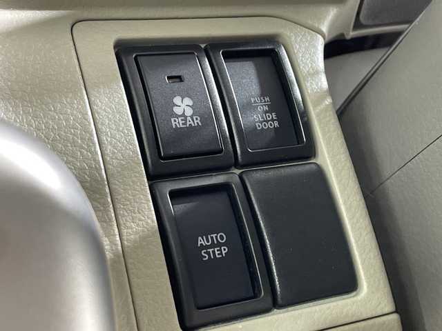 日産 ＮＶ１００クリッパー リオ G 神奈川県 2019(令1)年 7.7万km スノーパールホワイト 純正ナビ【MJ119D-W】/AM　FM　フルセグ　CD　SD　Bluetooth/両側パワースライドドア/オートステップ/エマージェンシーブレーキ/ISOFIX対応/キセノンヘッドライト/フォグランプ/ウィンカーミラー/リアコーナーセンサー/リアスポイラー/インテリジェントキー×2/誤発進抑制機能/車線逸脱警報機能/ふらつき警報機能/先行車発進お知らせ機能