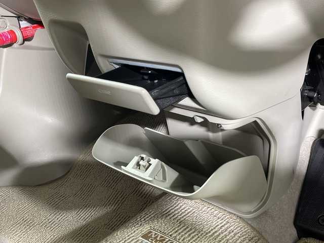 日産 ＮＶ１００クリッパー リオ G 神奈川県 2019(令1)年 7.7万km スノーパールホワイト 純正ナビ【MJ119D-W】/AM　FM　フルセグ　CD　SD　Bluetooth/両側パワースライドドア/オートステップ/エマージェンシーブレーキ/ISOFIX対応/キセノンヘッドライト/フォグランプ/ウィンカーミラー/リアコーナーセンサー/リアスポイラー/インテリジェントキー×2/誤発進抑制機能/車線逸脱警報機能/ふらつき警報機能/先行車発進お知らせ機能