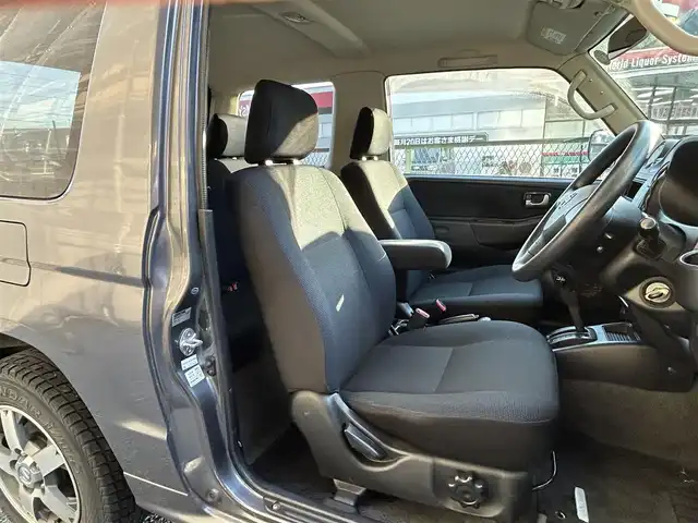 日産 キックス RX 千葉県 2009(平21)年 12.5万km ミディアムグレー 保証書、取扱説明書、スペアキー1本/FM/AM/CD/電動格納ミラー/ETC/ヘッドライト　ハロゲン/フォグライト　ハロゲン/シートヒーター/背面タイヤ/純正フロアマット/純正アルミホイール/サイドバイザー/4WD、寒冷地仕様