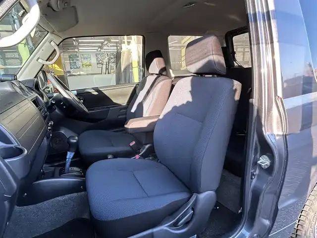 日産 キックス RX 千葉県 2009(平21)年 12.5万km ミディアムグレー 保証書、取扱説明書、スペアキー1本/FM/AM/CD/電動格納ミラー/ETC/ヘッドライト　ハロゲン/フォグライト　ハロゲン/シートヒーター/背面タイヤ/純正フロアマット/純正アルミホイール/サイドバイザー/4WD、寒冷地仕様