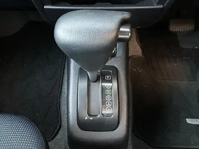 日産 キックス RX 千葉県 2009(平21)年 12.5万km ミディアムグレー 保証書、取扱説明書、スペアキー1本/FM/AM/CD/電動格納ミラー/ETC/ヘッドライト　ハロゲン/フォグライト　ハロゲン/シートヒーター/背面タイヤ/純正フロアマット/純正アルミホイール/サイドバイザー/4WD、寒冷地仕様