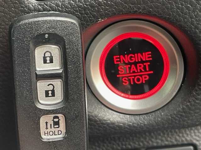 ホンダ Ｎ ＢＯＸ カスタム G L ホンダセンシング 茨城県 2018(平30)年 7.3万km クリスタルブラックパール ナビ　/-BT/AM/FM/CD/DVD/TV/衝突軽減システム　/禁煙車　/バックカメラ　/後方コーナーセンサー　/片側パワースライドドア　/ＬＥＤヘッドライト　/クルーズコントロール　/スマートキー　/純正アルミホイール　/レーンキープアシスト /純正AW　/カーテンエアバッグ