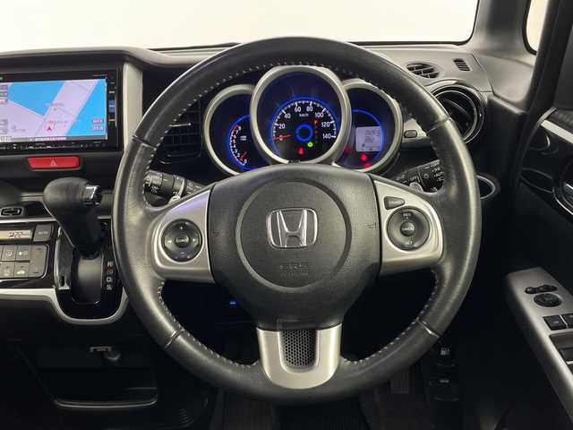 ホンダ Ｎ ＢＯＸ カスタム G ターボ Lパッケージ 鹿児島県 2015(平27)年 5.3万km スマートブラック 純正ナビ/(BT/FM/AM/CD/DVD/フルセグTV)/バックカメラ/クルーズコントロール/パドルシフト/両側パワースライドドア/ハーフレザーシート/ETC/CTBA/アイドリングストップ/スペアキー/純正キセノンヘッドライト/純正フロアマット/チップアップシート