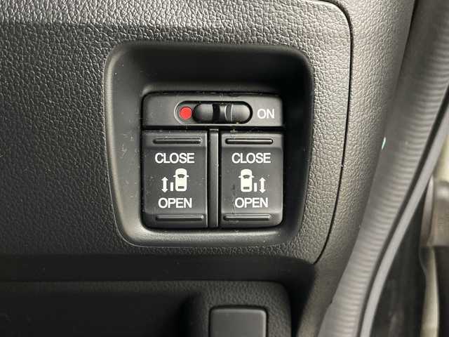 ホンダ Ｎ ＢＯＸ カスタム G ターボ Lパッケージ 鹿児島県 2015(平27)年 5.3万km スマートブラック 純正ナビ/(BT/FM/AM/CD/DVD/フルセグTV)/バックカメラ/クルーズコントロール/パドルシフト/両側パワースライドドア/ハーフレザーシート/ETC/CTBA/アイドリングストップ/スペアキー/純正キセノンヘッドライト/純正フロアマット/チップアップシート