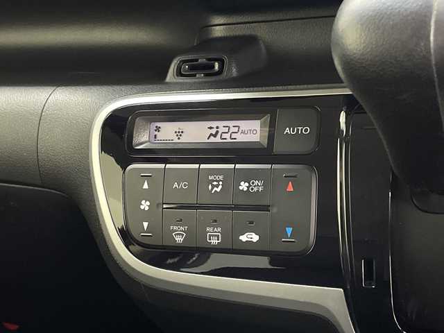 ホンダ Ｎ ＢＯＸ カスタム G ターボ Lパッケージ 鹿児島県 2015(平27)年 5.3万km スマートブラック 純正ナビ/(BT/FM/AM/CD/DVD/フルセグTV)/バックカメラ/クルーズコントロール/パドルシフト/両側パワースライドドア/ハーフレザーシート/ETC/CTBA/アイドリングストップ/スペアキー/純正キセノンヘッドライト/純正フロアマット/チップアップシート