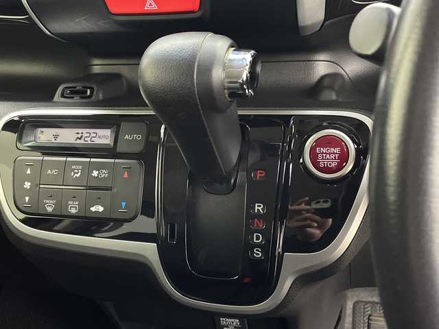 ホンダ Ｎ ＢＯＸ カスタム G ターボ Lパッケージ 鹿児島県 2015(平27)年 5.3万km スマートブラック 純正ナビ/(BT/FM/AM/CD/DVD/フルセグTV)/バックカメラ/クルーズコントロール/パドルシフト/両側パワースライドドア/ハーフレザーシート/ETC/CTBA/アイドリングストップ/スペアキー/純正キセノンヘッドライト/純正フロアマット/チップアップシート