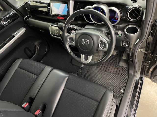 ホンダ Ｎ ＢＯＸ カスタム G ターボ Lパッケージ 鹿児島県 2015(平27)年 5.3万km スマートブラック 純正ナビ/(BT/FM/AM/CD/DVD/フルセグTV)/バックカメラ/クルーズコントロール/パドルシフト/両側パワースライドドア/ハーフレザーシート/ETC/CTBA/アイドリングストップ/スペアキー/純正キセノンヘッドライト/純正フロアマット/チップアップシート