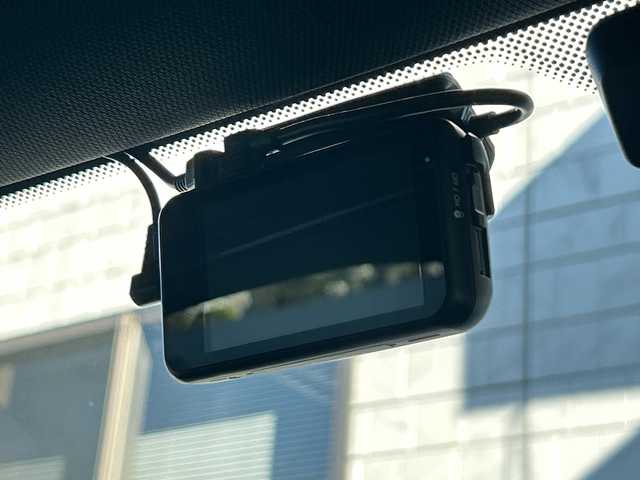 ＢＭＷ Ｍ２ 埼玉県 2017(平29)年 6.4万km ロングビーチブルーメタリック サンルーフ　/純正ナビ　/DVD/CD/BT/USB/AUX/社外車高調（OHLINS）/社外レーダー探知機（AR-181GA）　/ビルトインＥＴＣ　/バックカメラ/前席パワーシート　/前席シートヒーター　/運転席メモリーシート　/インテリジェントセーフティー/クルーズコントロール/クリアランスソナー/フォーカルスピーカー/アイドリングストップ　/前後ドライブレコーダー/スマートキー２本　/保証書　/取扱説明書