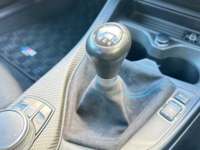 ＢＭＷ Ｍ２ 埼玉県 2017(平29)年 6.4万km ロングビーチブルーメタリック サンルーフ　/純正ナビ　/DVD/CD/BT/USB/AUX/社外車高調（OHLINS）/社外レーダー探知機（AR-181GA）　/ビルトインＥＴＣ　/バックカメラ/前席パワーシート　/前席シートヒーター　/運転席メモリーシート　/インテリジェントセーフティー/クルーズコントロール/クリアランスソナー/フォーカルスピーカー/アイドリングストップ　/前後ドライブレコーダー/スマートキー２本　/保証書　/取扱説明書