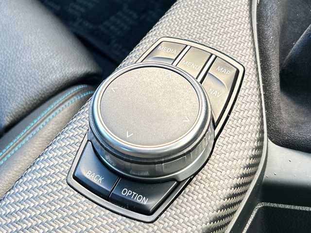 ＢＭＷ Ｍ２ 埼玉県 2017(平29)年 6.4万km ロングビーチブルーメタリック サンルーフ　/純正ナビ　/DVD/CD/BT/USB/AUX/社外車高調（OHLINS）/社外レーダー探知機（AR-181GA）　/ビルトインＥＴＣ　/バックカメラ/前席パワーシート　/前席シートヒーター　/運転席メモリーシート　/インテリジェントセーフティー/クルーズコントロール/クリアランスソナー/フォーカルスピーカー/アイドリングストップ　/前後ドライブレコーダー/スマートキー２本　/保証書　/取扱説明書